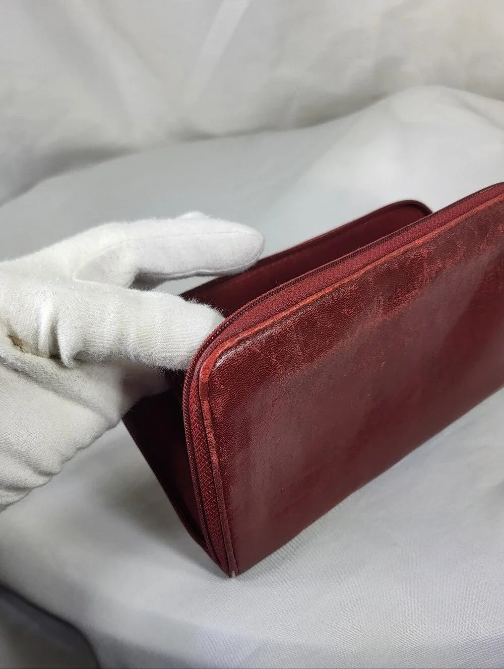 Liz Claiborne Red Leather Zip Wallet